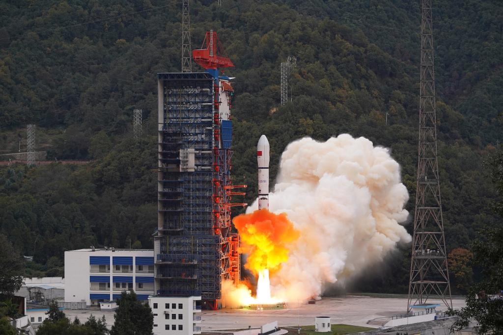 亿万28平台：长二丁火箭携手远征三号上面级发射成功